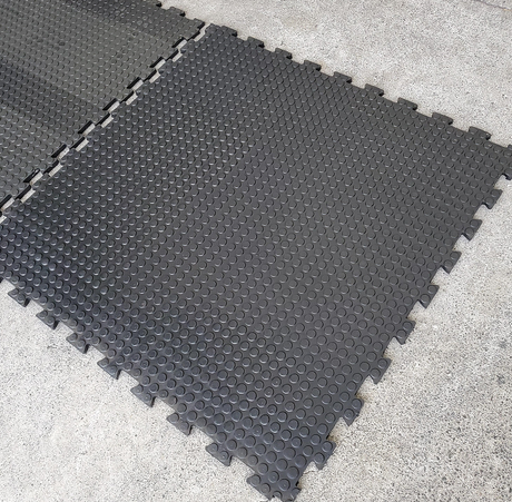 Rubber Mat For Truck Fitting, Interlocking Edges 23Mm Thick